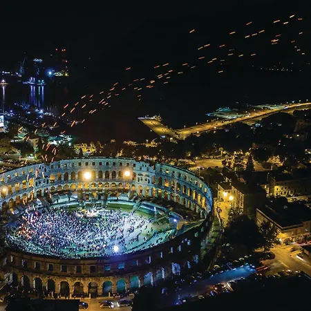 Сasa de vacaciones Cozy In With Kitchen Pula