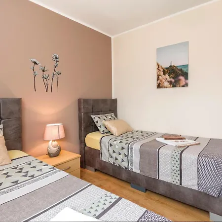 Holiday home Cozy Home In Pula With Kitchen Pula