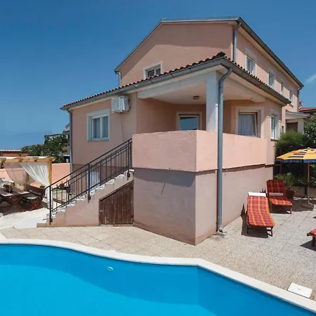 Holiday home Cozy Home In Pula With Kitchen Pula