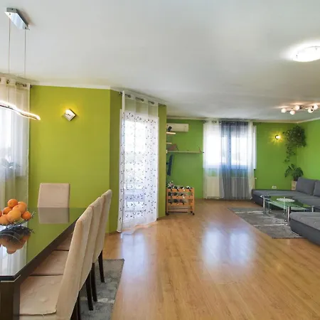 Cozy Home In Pula With Kitchen Pula