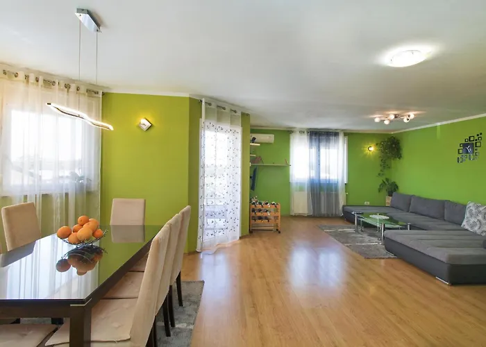 Cozy In With Kitchen Pula