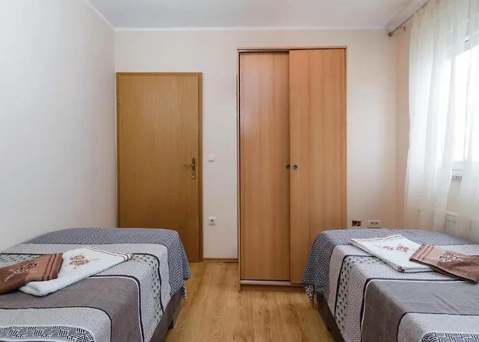 Cozy Home In Pula With Kitchen
