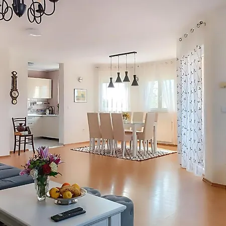 Cozy In With Kitchen 펜션