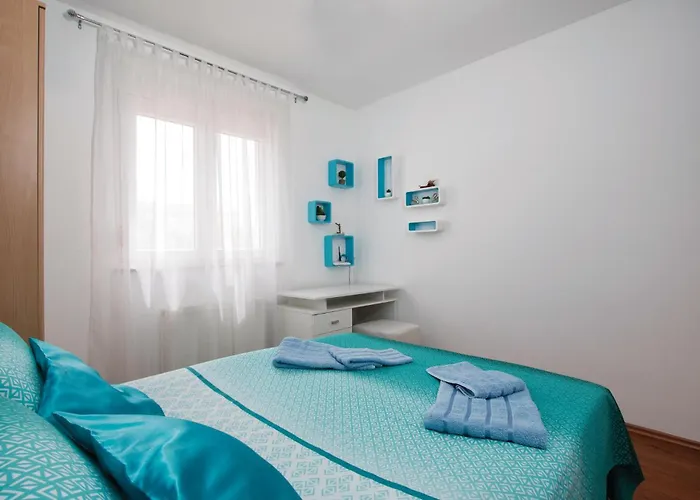 Cozy Home In Pula With Kitchen Pula