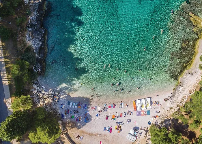 Semesterbostad Cozy Home In Pula With Kitchen