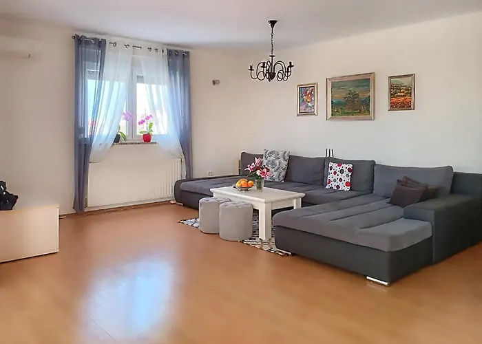 Cozy In With Kitchen * 풀라