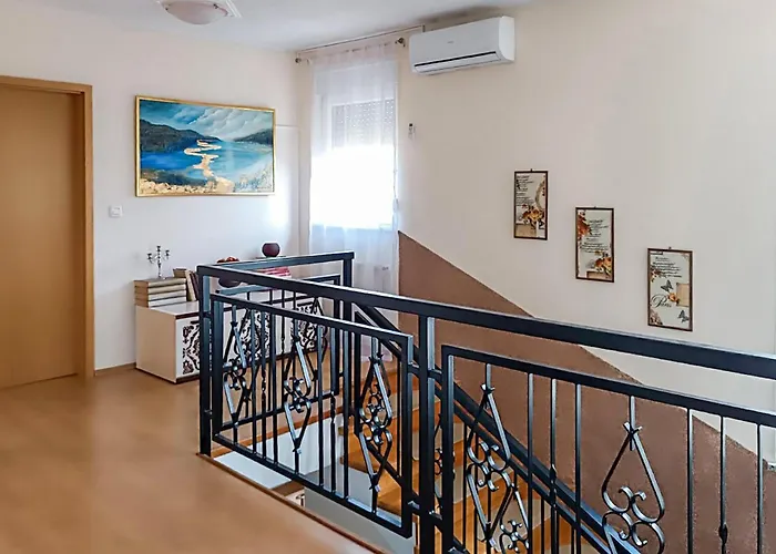 Cozy In With Kitchen 펜션 풀라